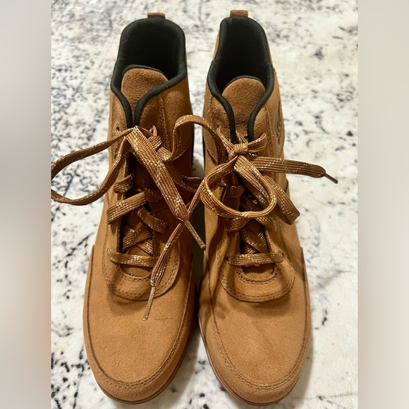 New Women's Evie Sport Lace-Up Lug Sole Waterproof Booties - Size 10 - Picture 10 of 12